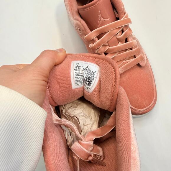 Air Jordan 1 Low SE Rust Pink Velvet Women’s 9 NIB Coquette Soft Luxe - Picture 7 of 11